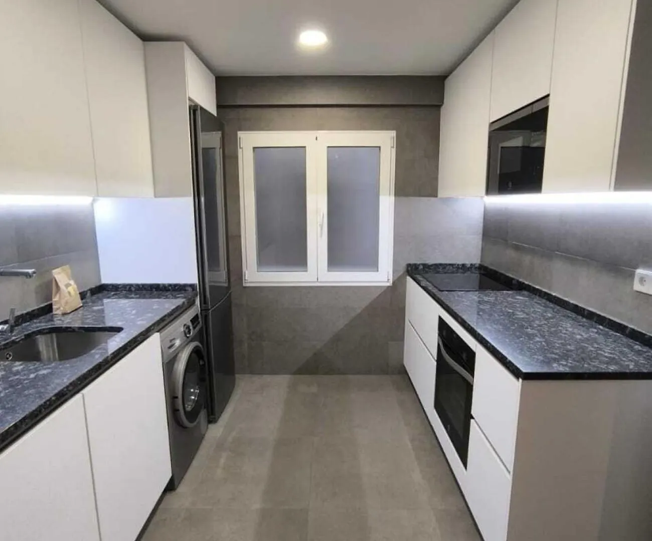 Chamartin - Modern & Comfortable Rooms Madrid 0*,